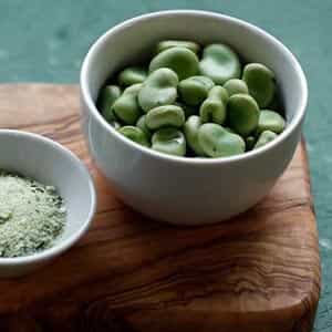 Broad beans with mint salt